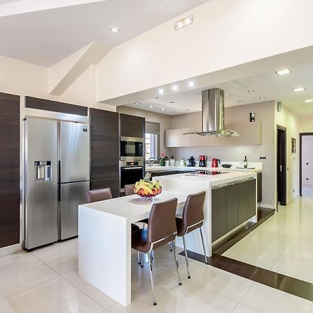 Luxury Villa In City Center With Rooftop Swimming Pool Chania  Zewnętrze zdjęcie