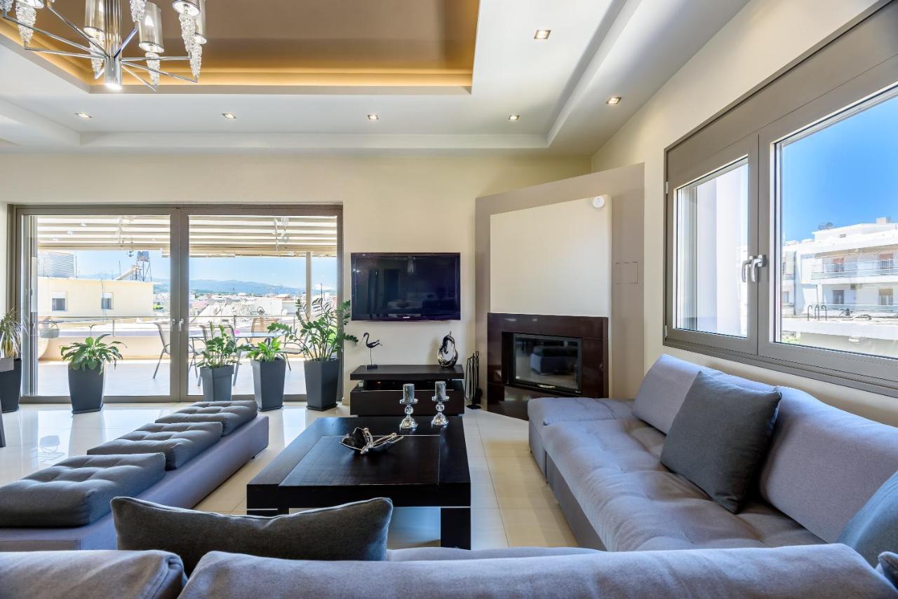 Luxury Villa In City Center With Rooftop Swimming Pool Chania  Zewnętrze zdjęcie