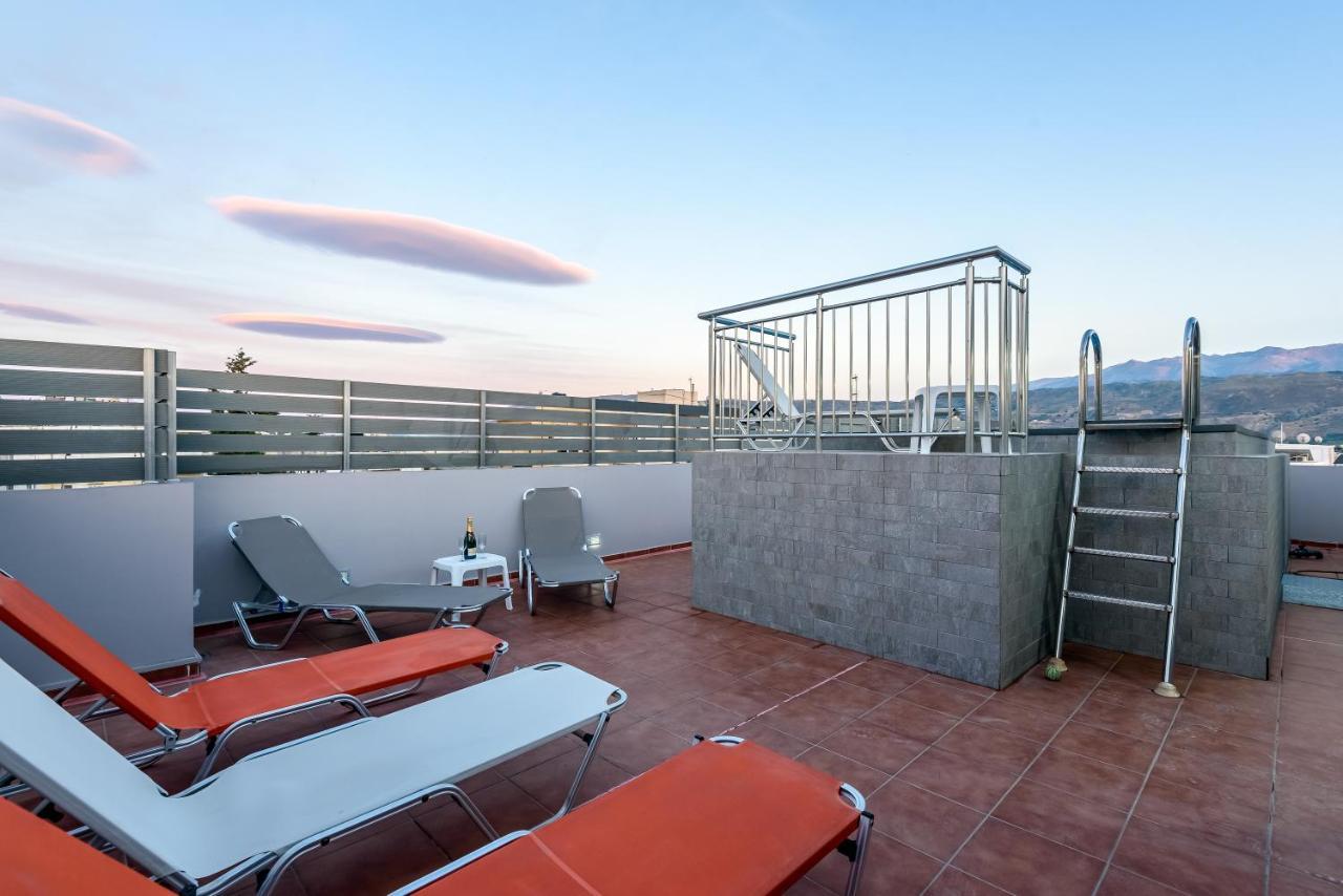 Luxury Villa In City Center With Rooftop Swimming Pool Chania  Zewnętrze zdjęcie