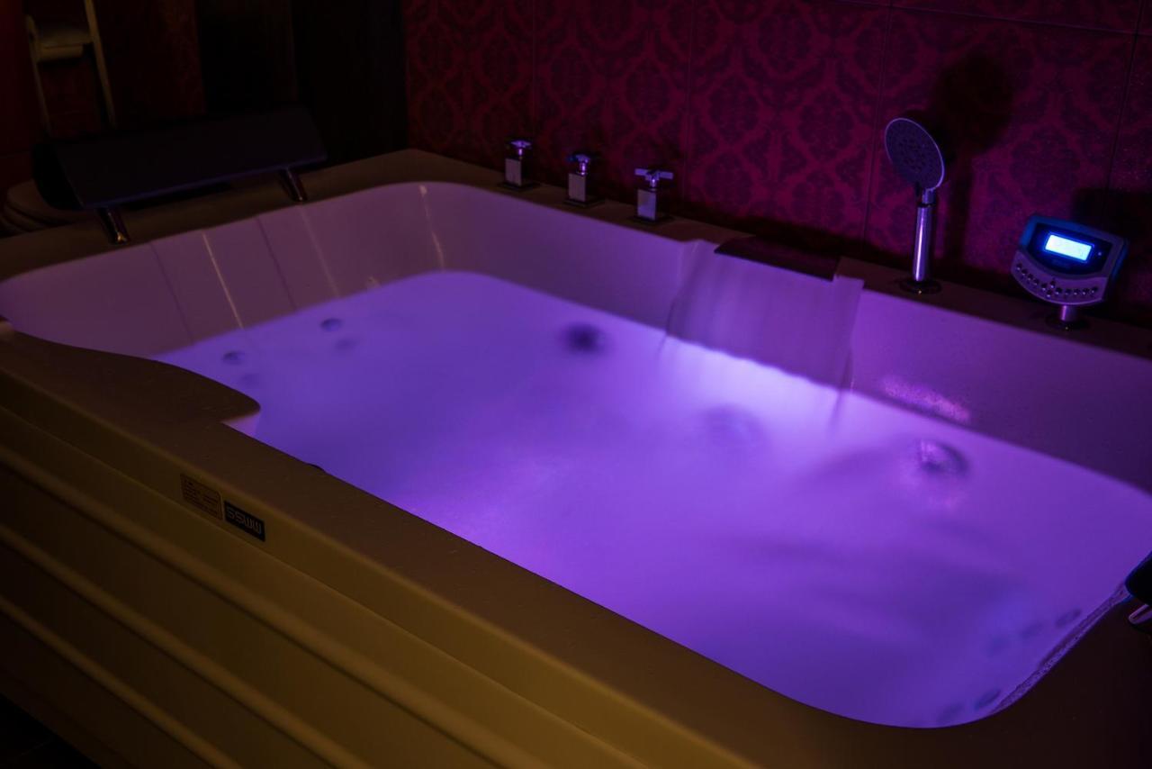 Luxury Villa In City Center With Rooftop Swimming Pool Chania  Zewnętrze zdjęcie