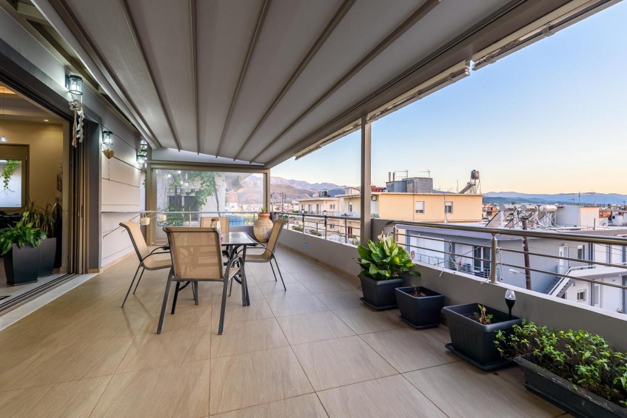 Luxury Villa In City Center With Rooftop Swimming Pool Chania  Zewnętrze zdjęcie