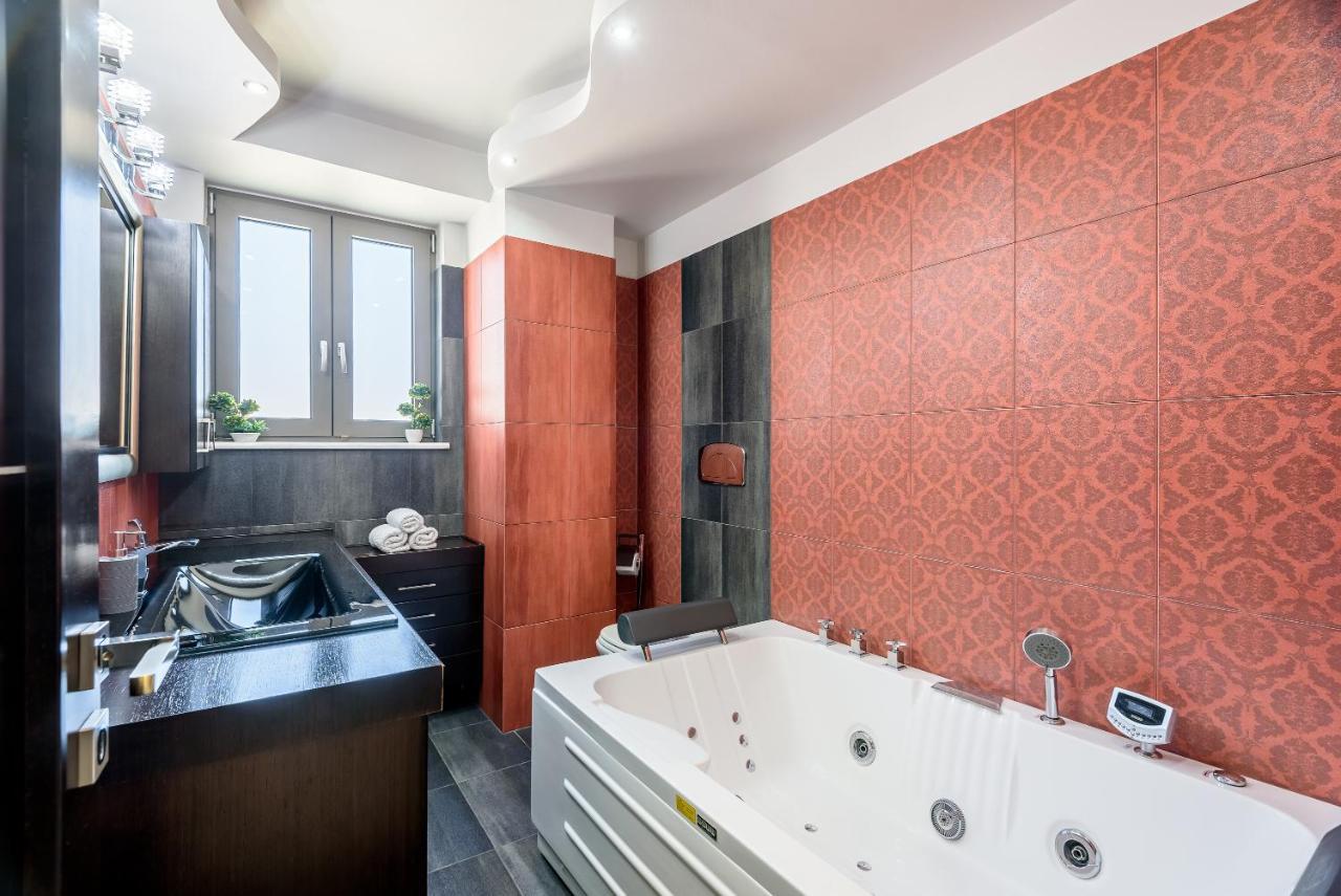 Luxury Villa In City Center With Rooftop Swimming Pool Chania  Zewnętrze zdjęcie
